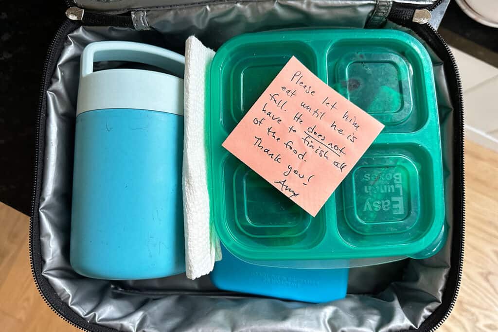 kids lunch with note.

