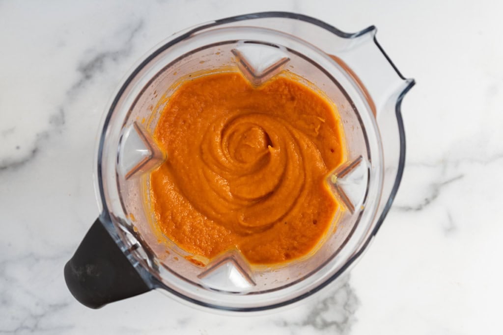 Roasted vegetable pasta sauce in blender.