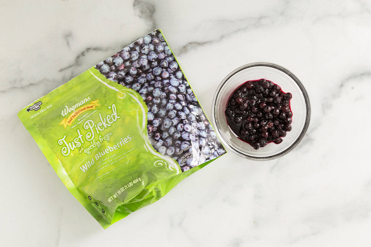 Blueberry Bagels (3 Ingredients)