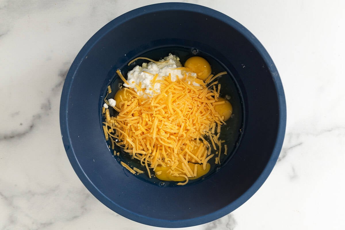 Egg Bites with Cottage Cheese (and Veggies)