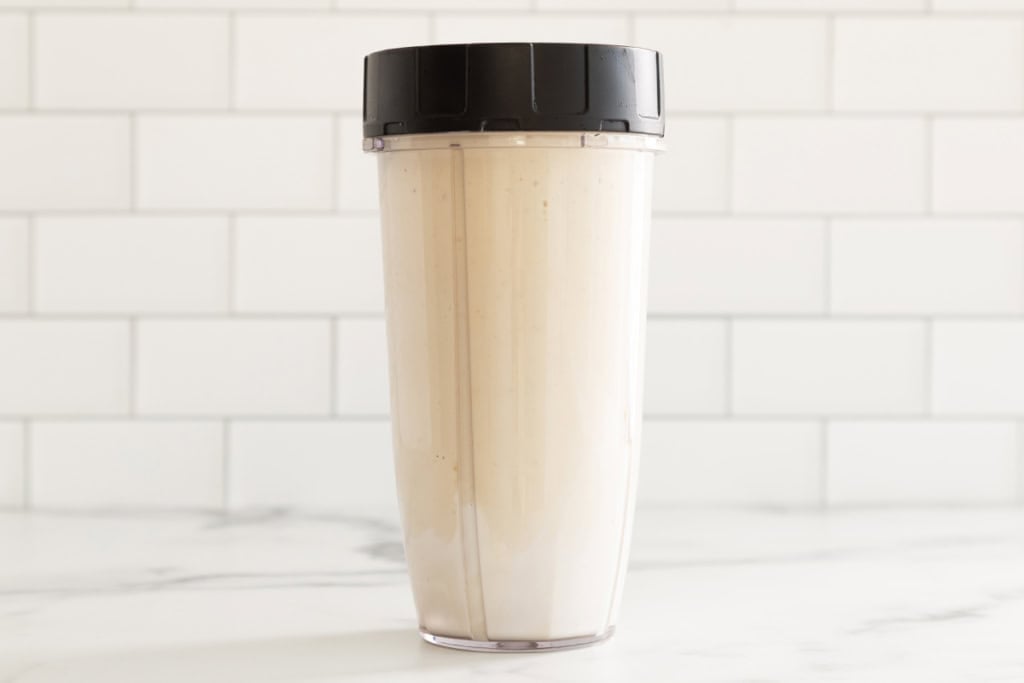 Banana shake in blender.