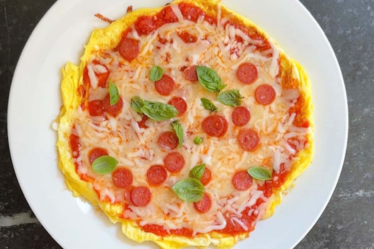 Omelet Pizza (Pizza Eggs)