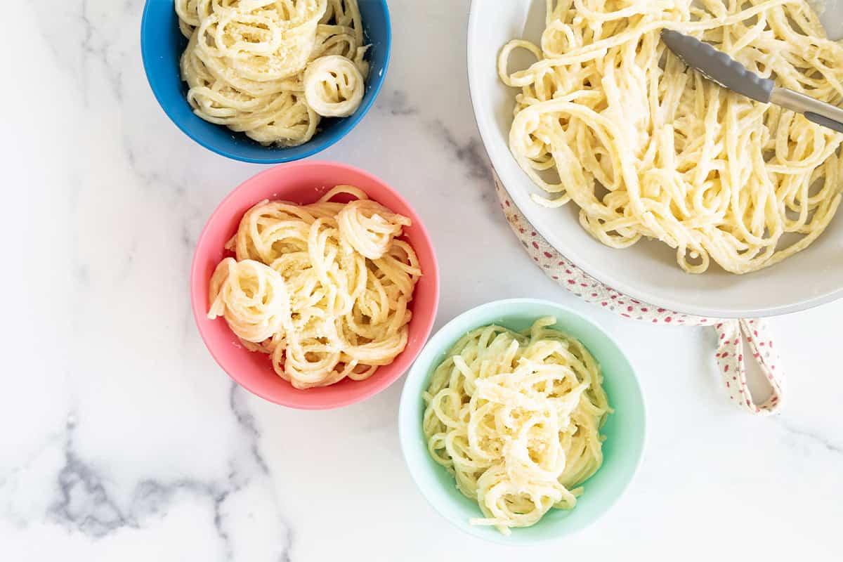 Cauliflower alfredo pasta in bowls.